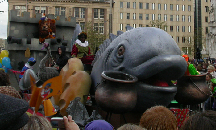 Zwarte Pieten with fish